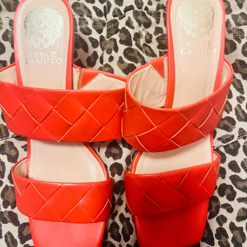 *New, No Tag* Vince Camuto orange healed sandal. 3-3.5 inch heel